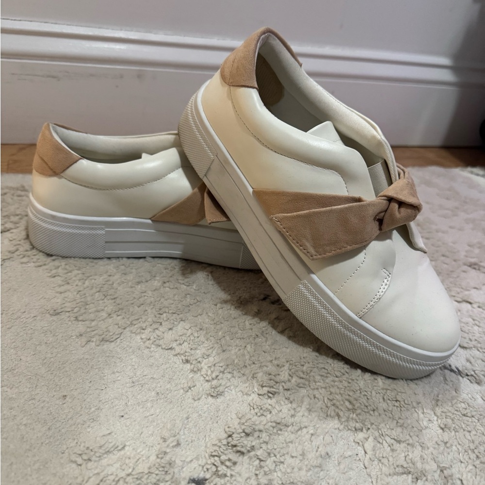 Lulu's Cream and Tan Bow Sneakers
